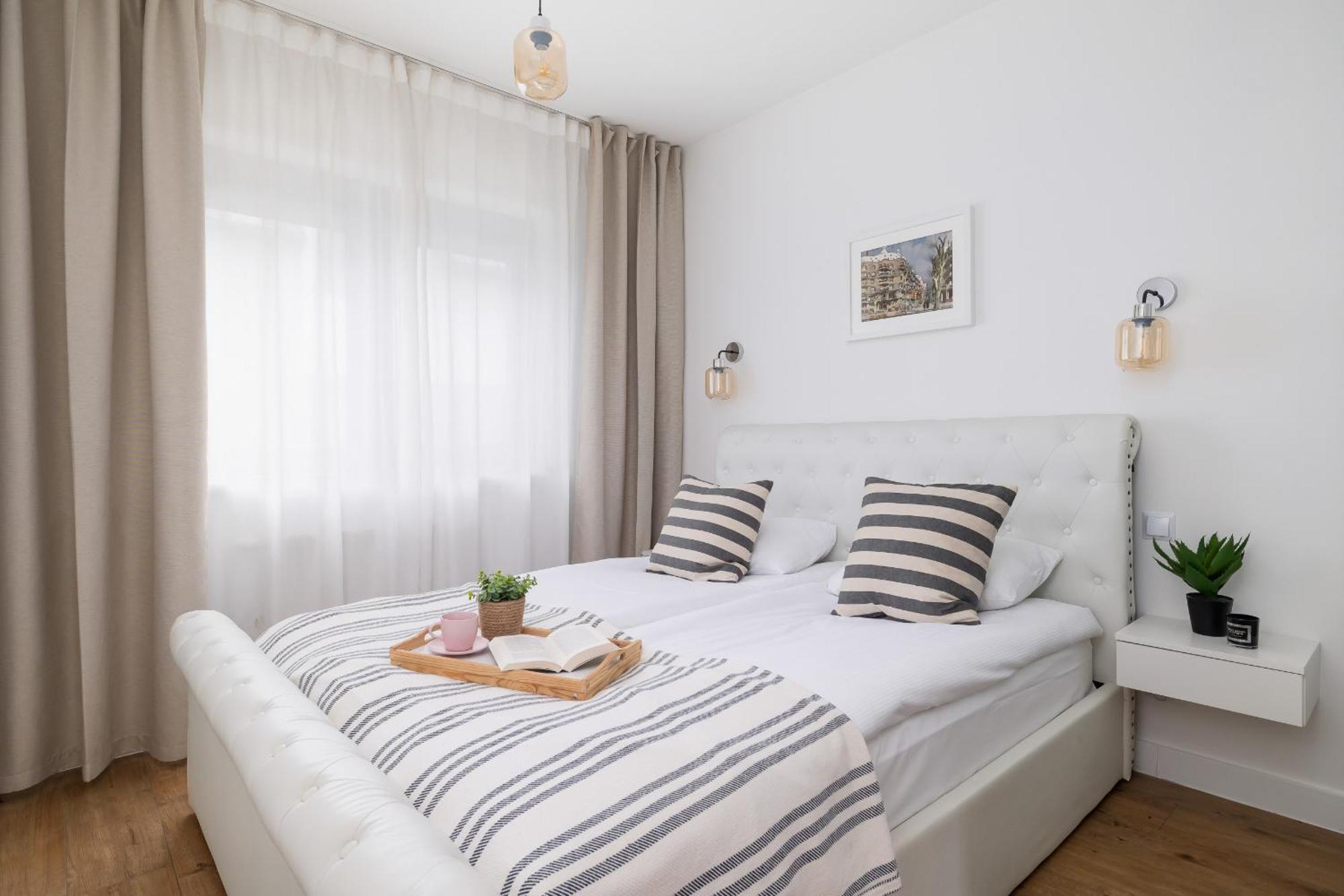 Apartment In Krakow With Parking And Balcony By Noclegi Renters Modlnica Kültér fotó